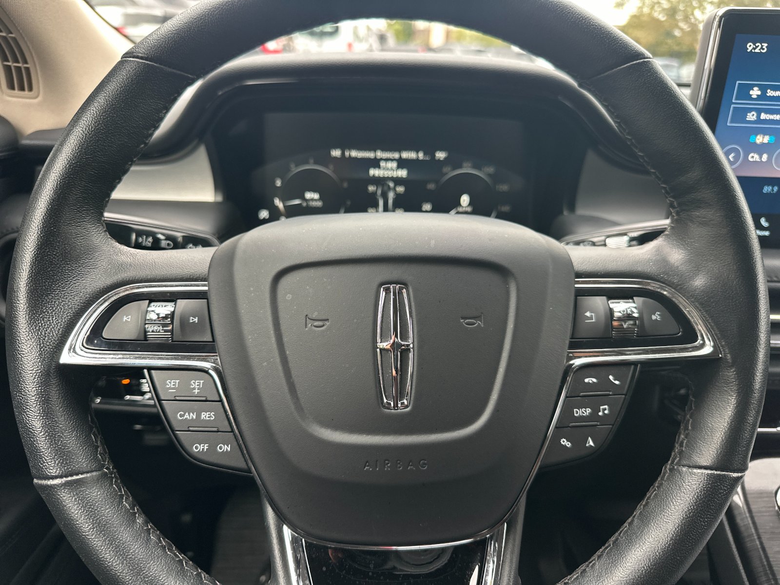 Used 2023 Gray Lincoln Standard image 23