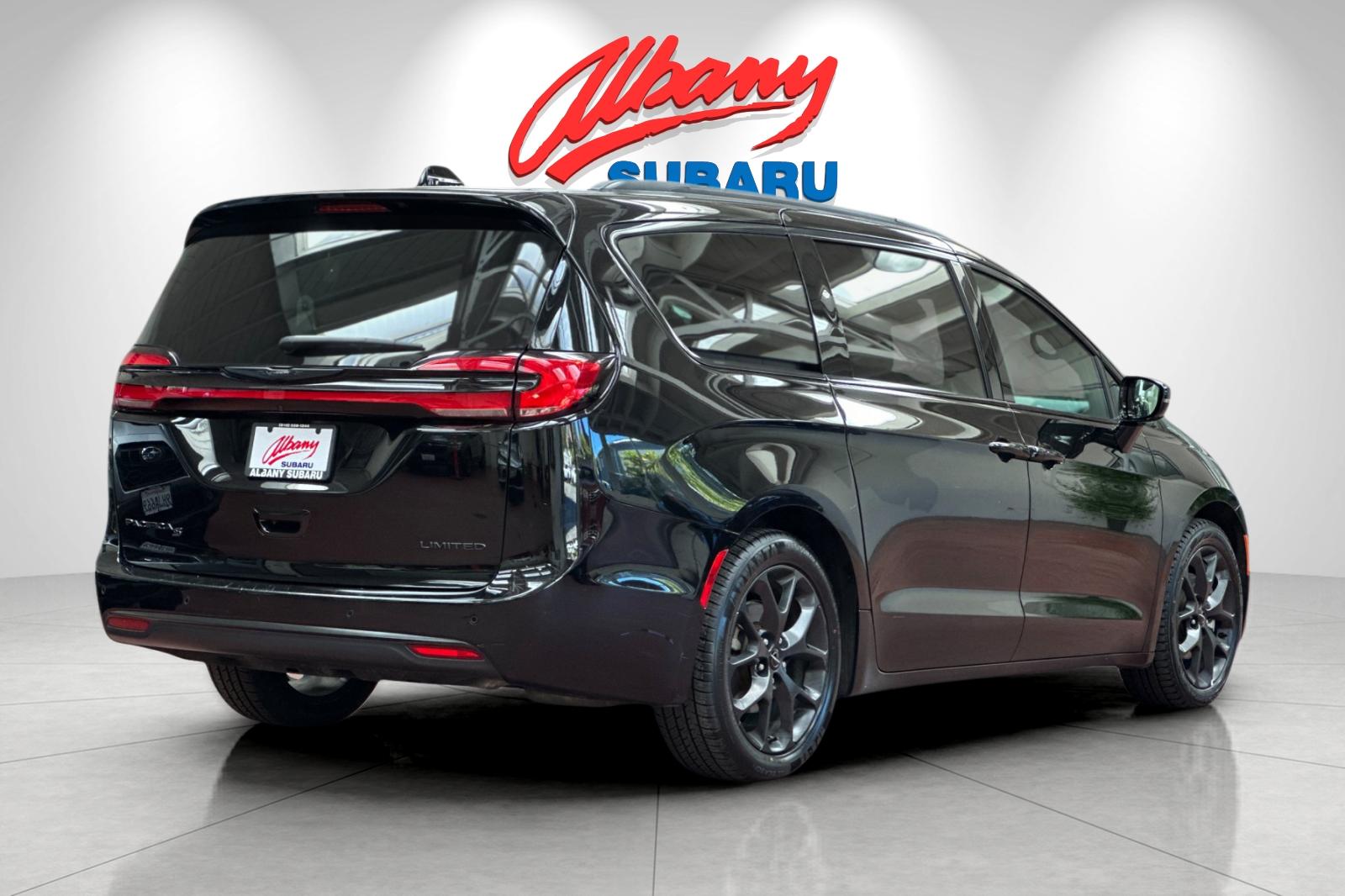Used 2025 Black Chrysler Limited image 4