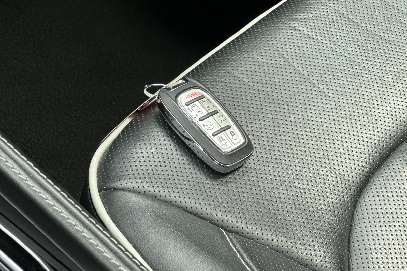 Used 2025 Black Chrysler Limited image 12