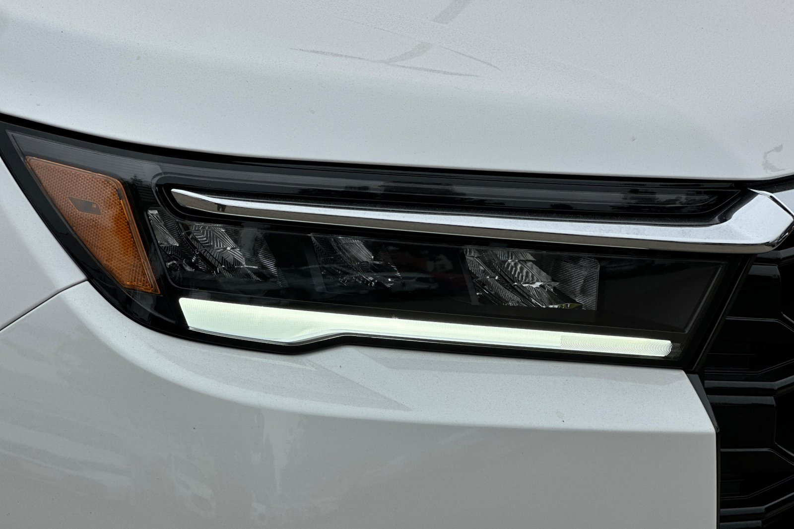 New 2026 Solar Silver Metallic Honda Touring image 32