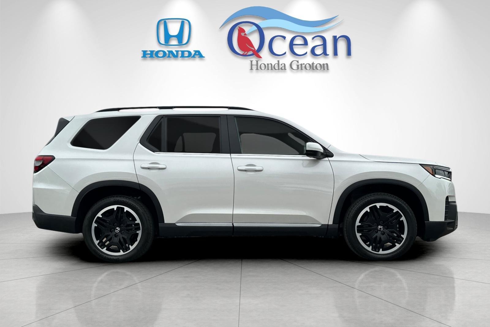 New 2026 Solar Silver Metallic Honda Touring image 6