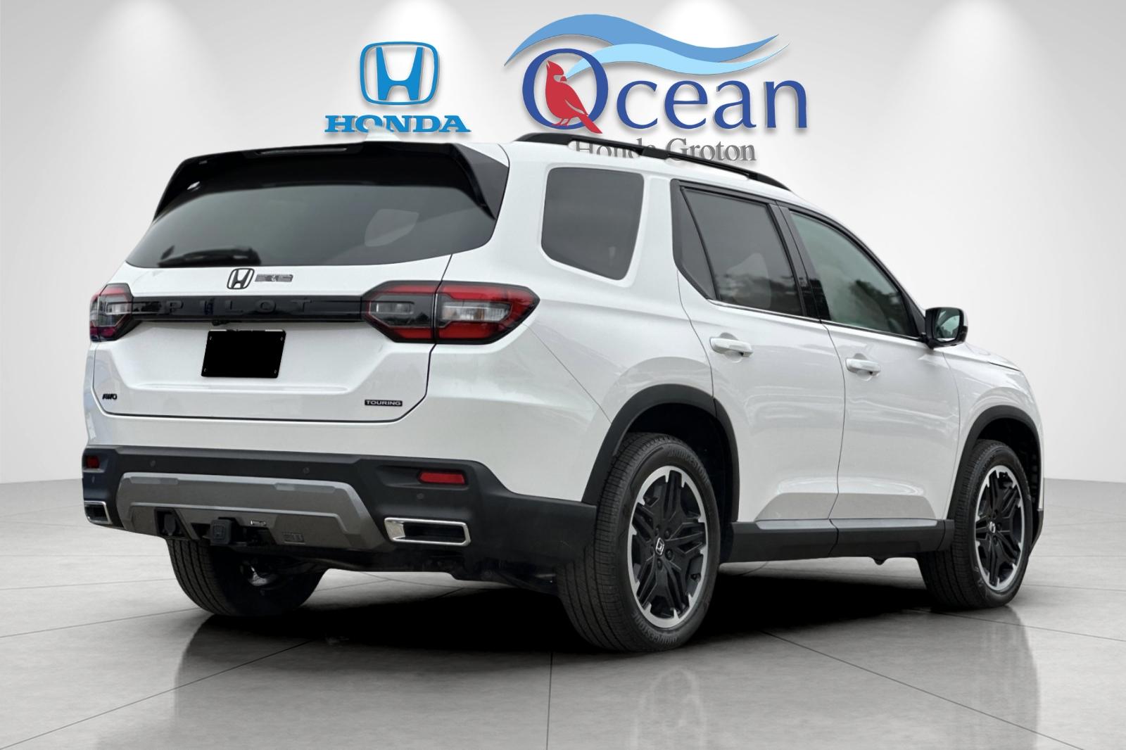 New 2026 Solar Silver Metallic Honda Touring image 5