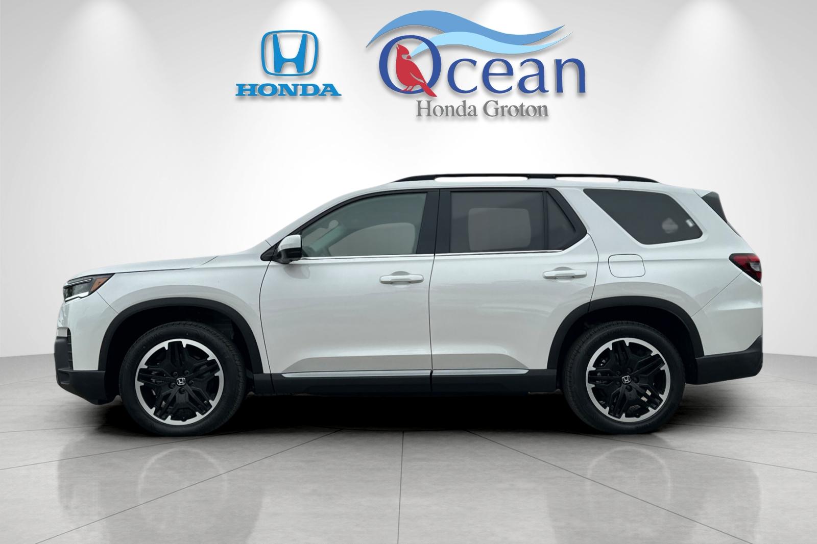 New 2026 Solar Silver Metallic Honda Touring image 2