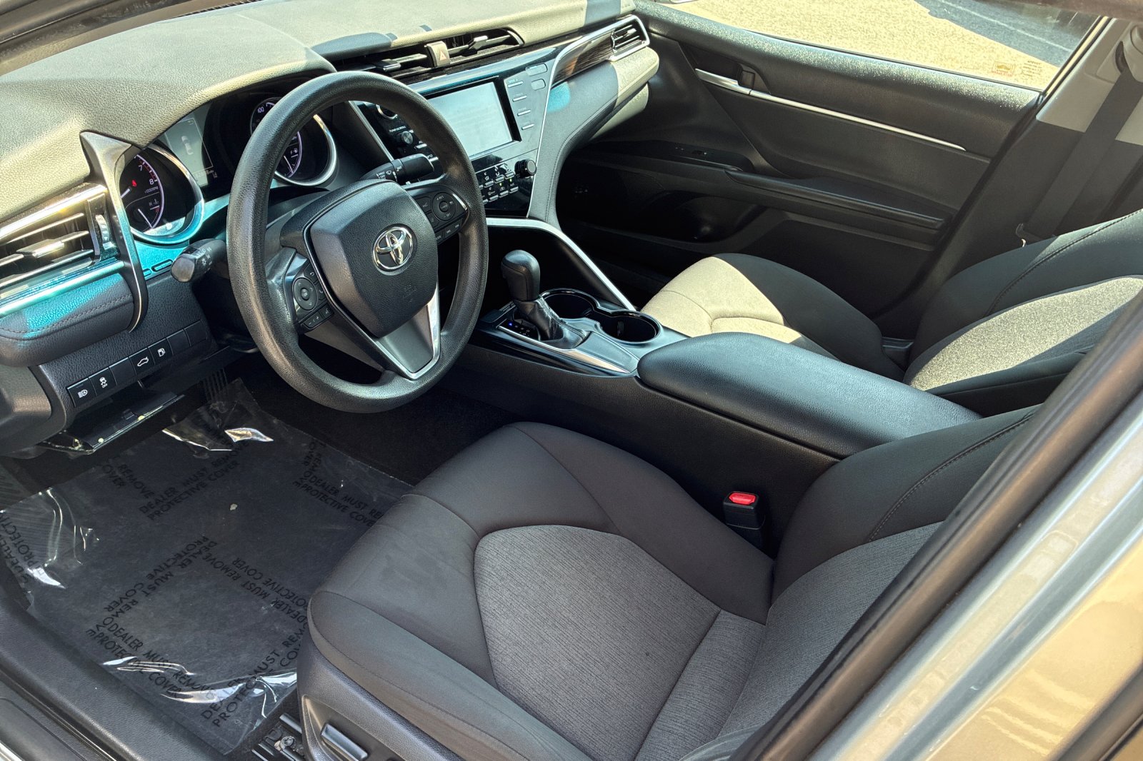 Used 2018 Celestial Silver Metallic Toyota LE image 11