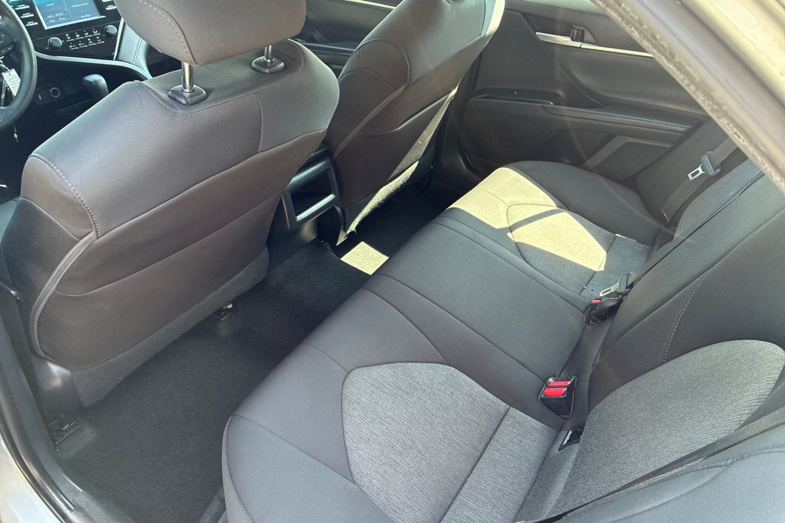 Used 2018 Celestial Silver Metallic Toyota LE image 13