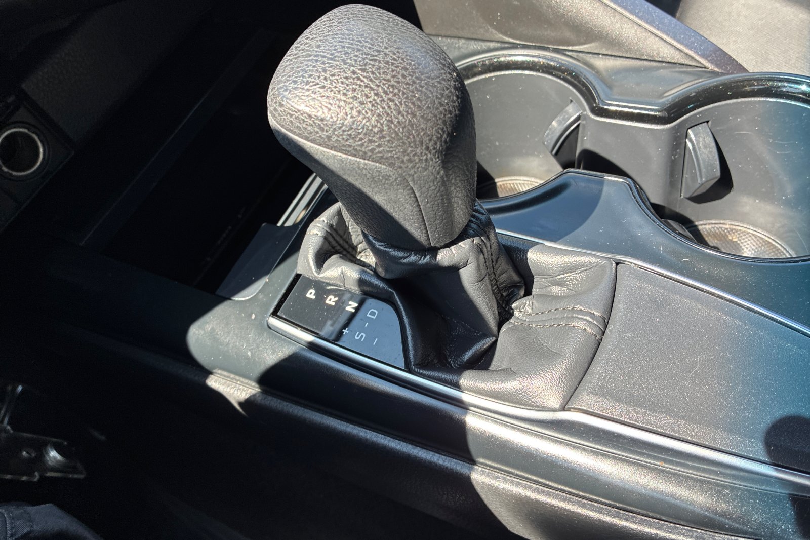 Used 2018 Celestial Silver Metallic Toyota LE image 21