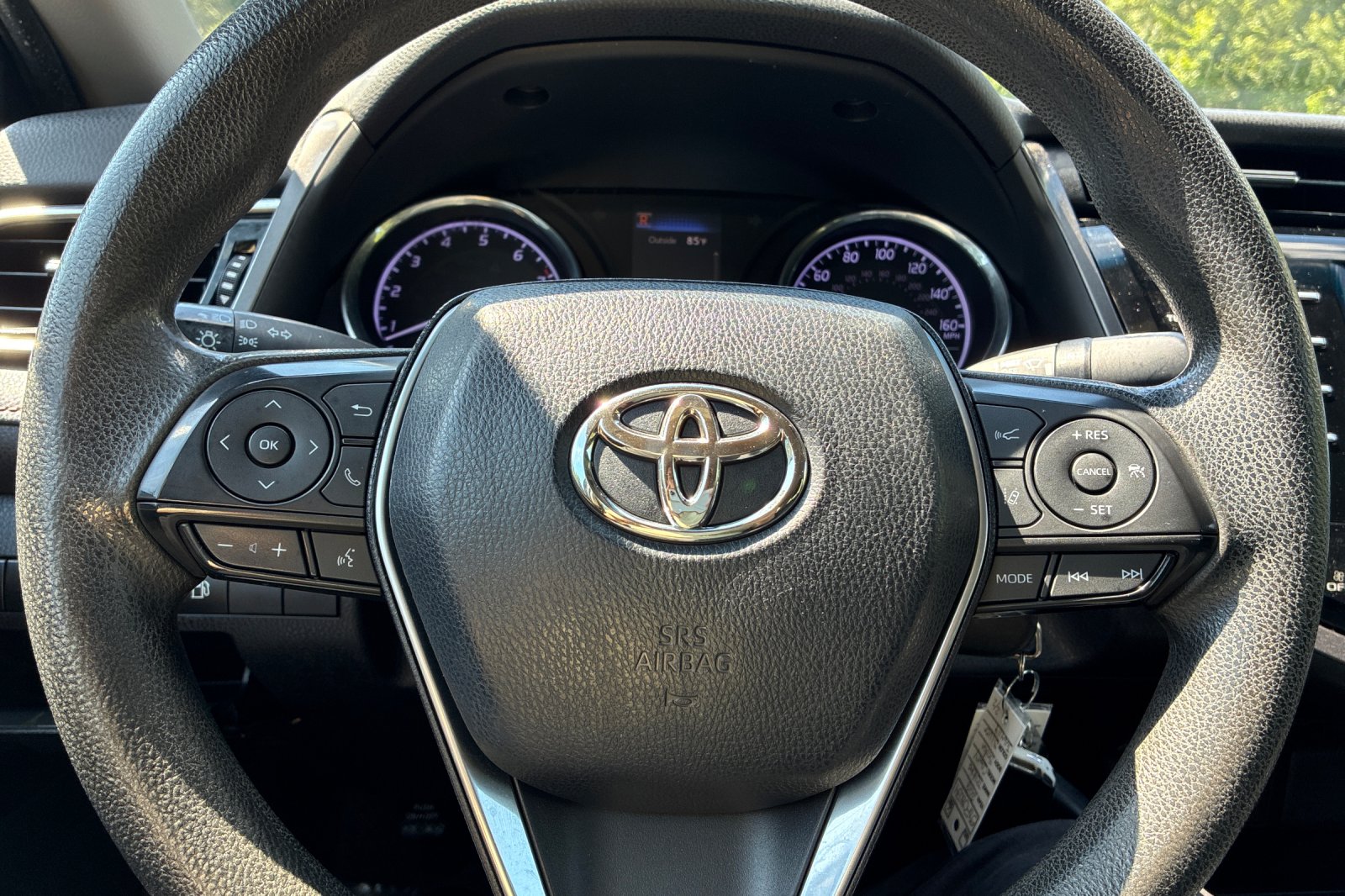 Used 2018 Celestial Silver Metallic Toyota LE image 22