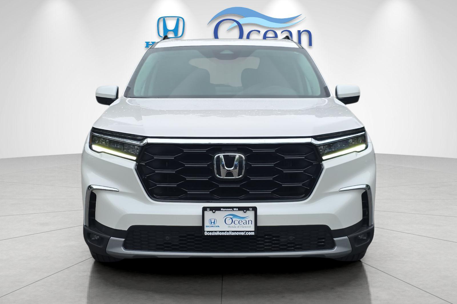 Used 2025 Platinum White Pearl Honda Touring image 8