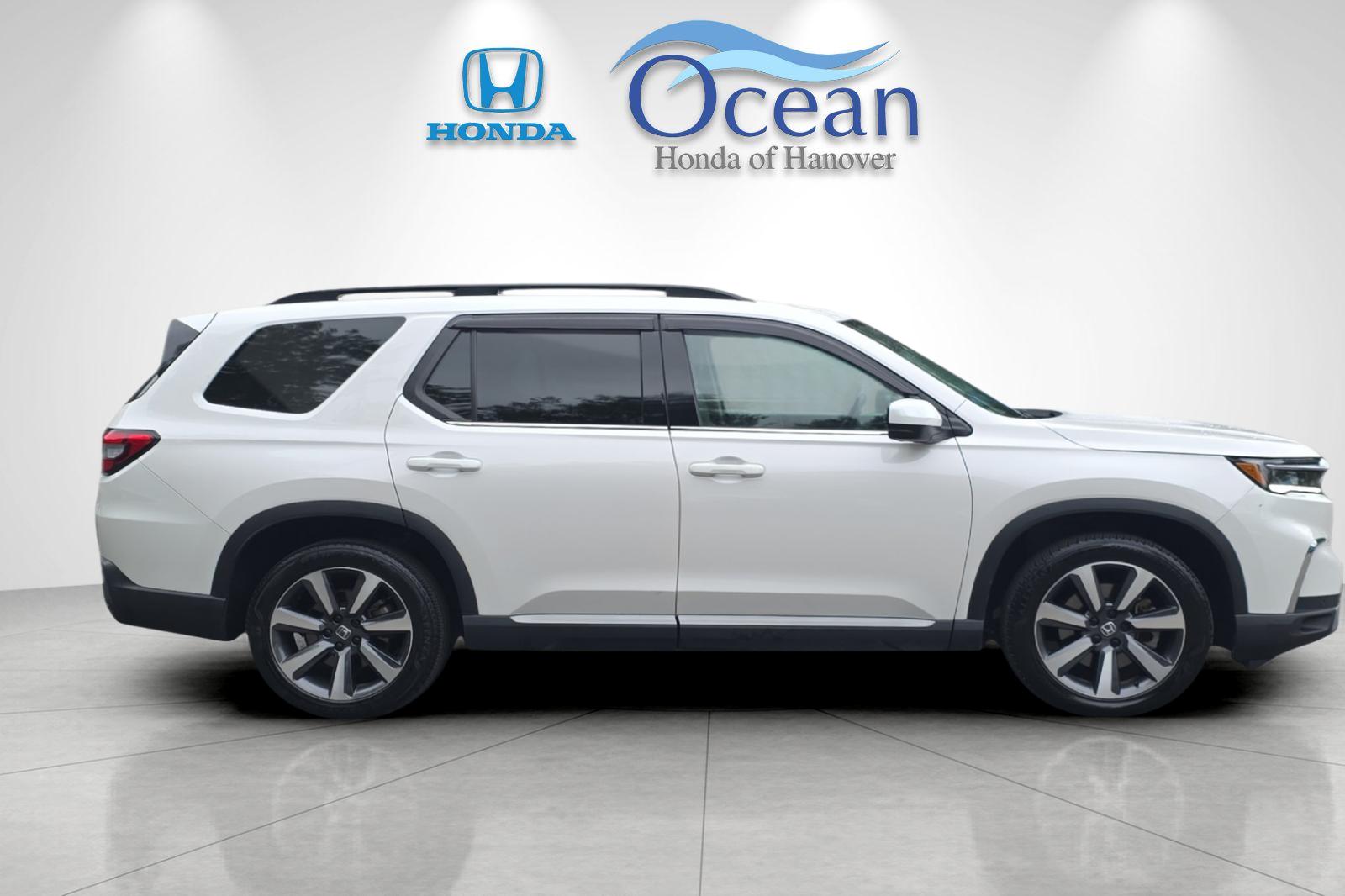 Used 2025 Platinum White Pearl Honda Touring image 2