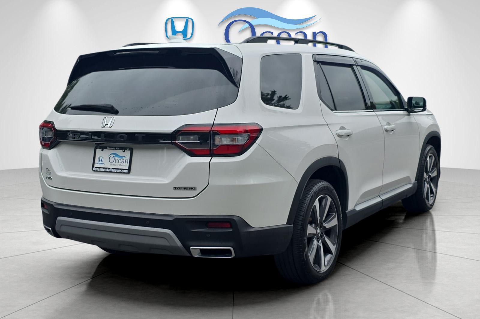 Used 2025 Platinum White Pearl Honda Touring image 3