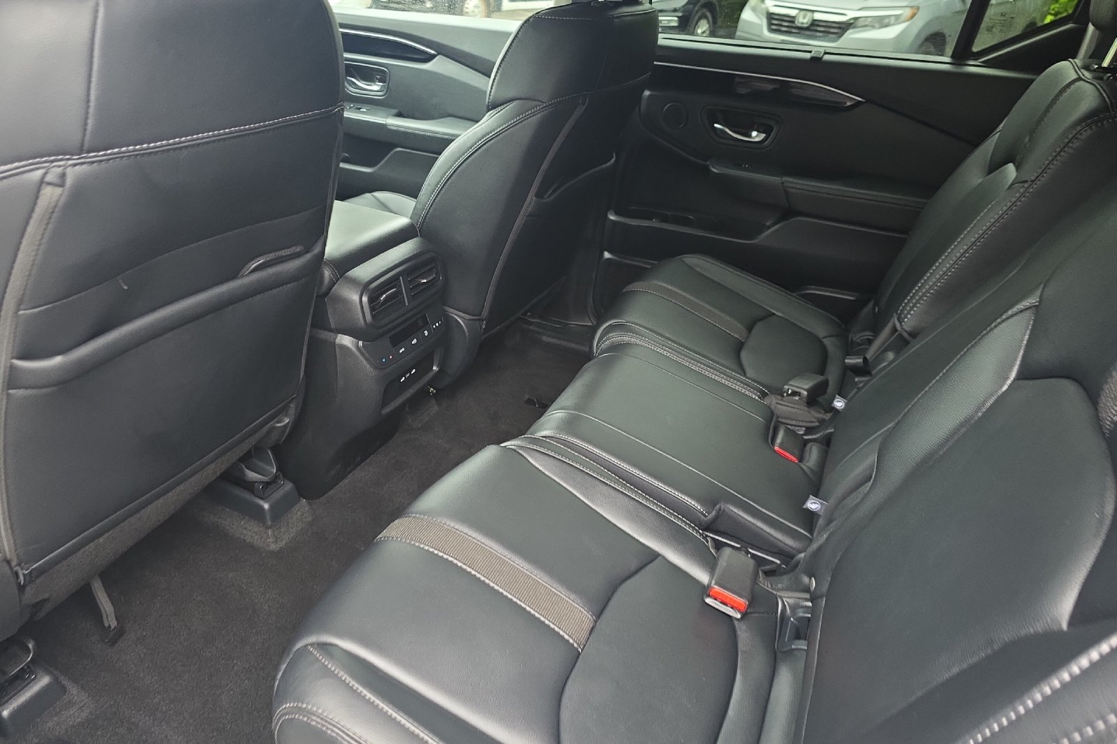 Used 2025 Platinum White Pearl Honda Touring image 13