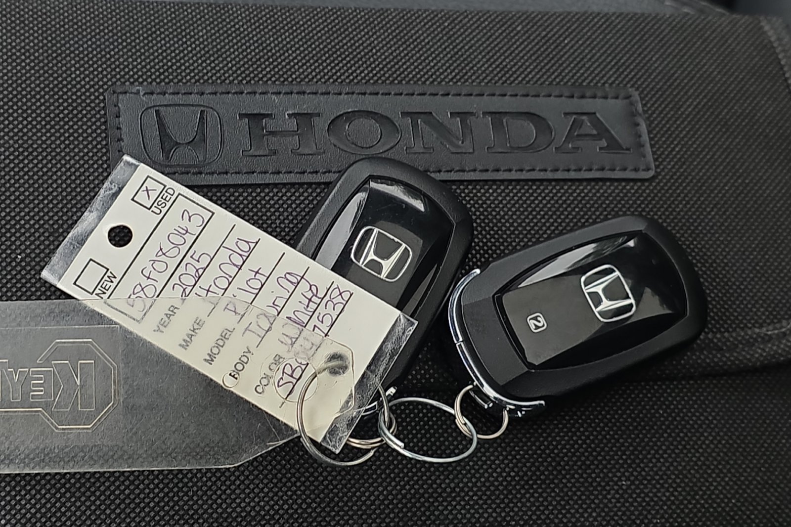 Used 2025 Platinum White Pearl Honda Touring image 9