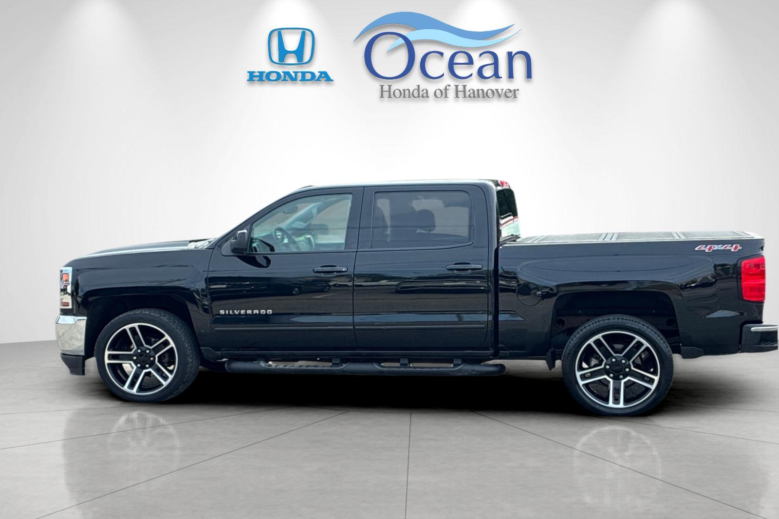 Used 2016 Black Chevrolet LT image 6