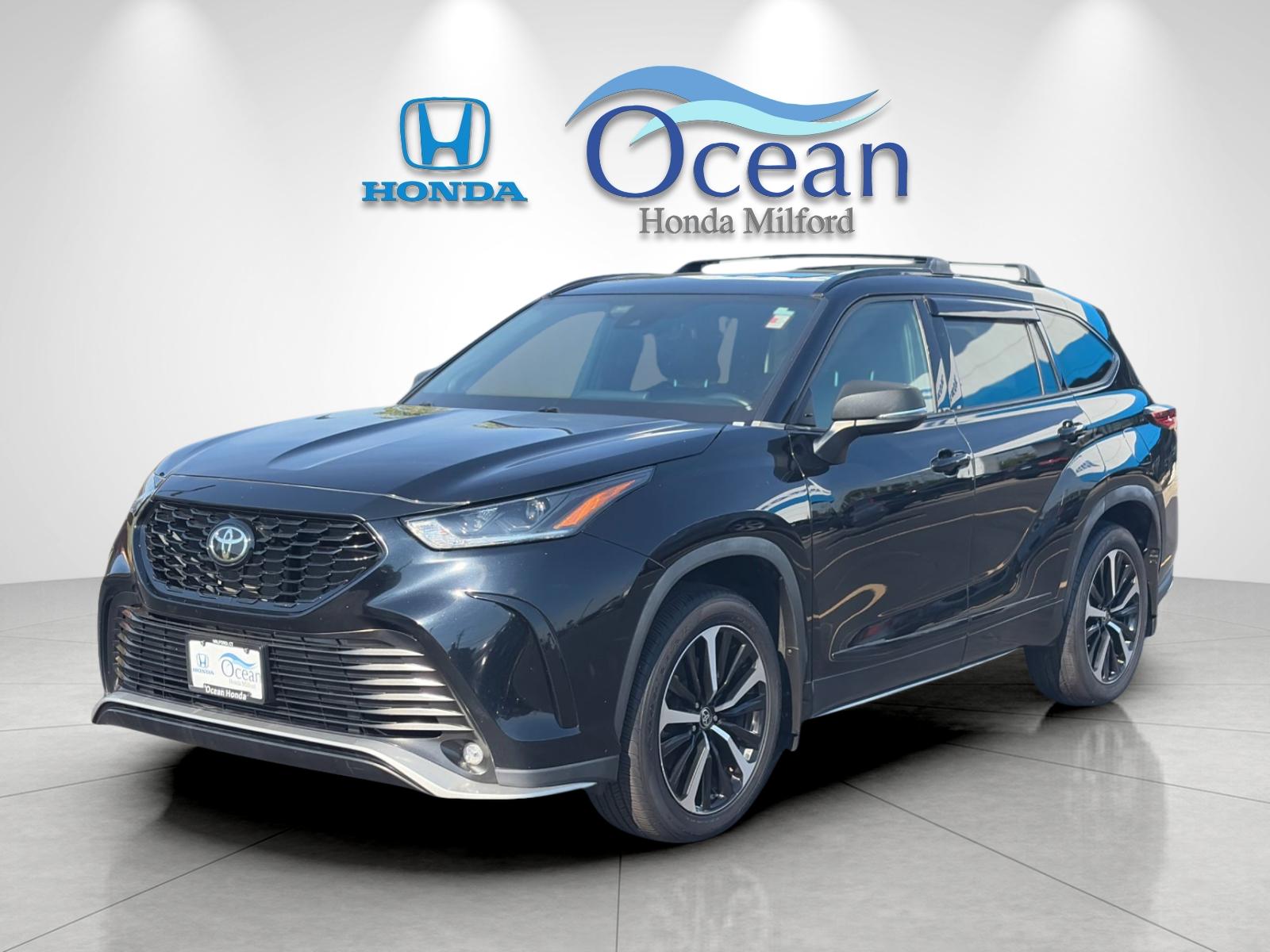 Used 2021 Midnight Black Metallic Toyota XSE image 7
