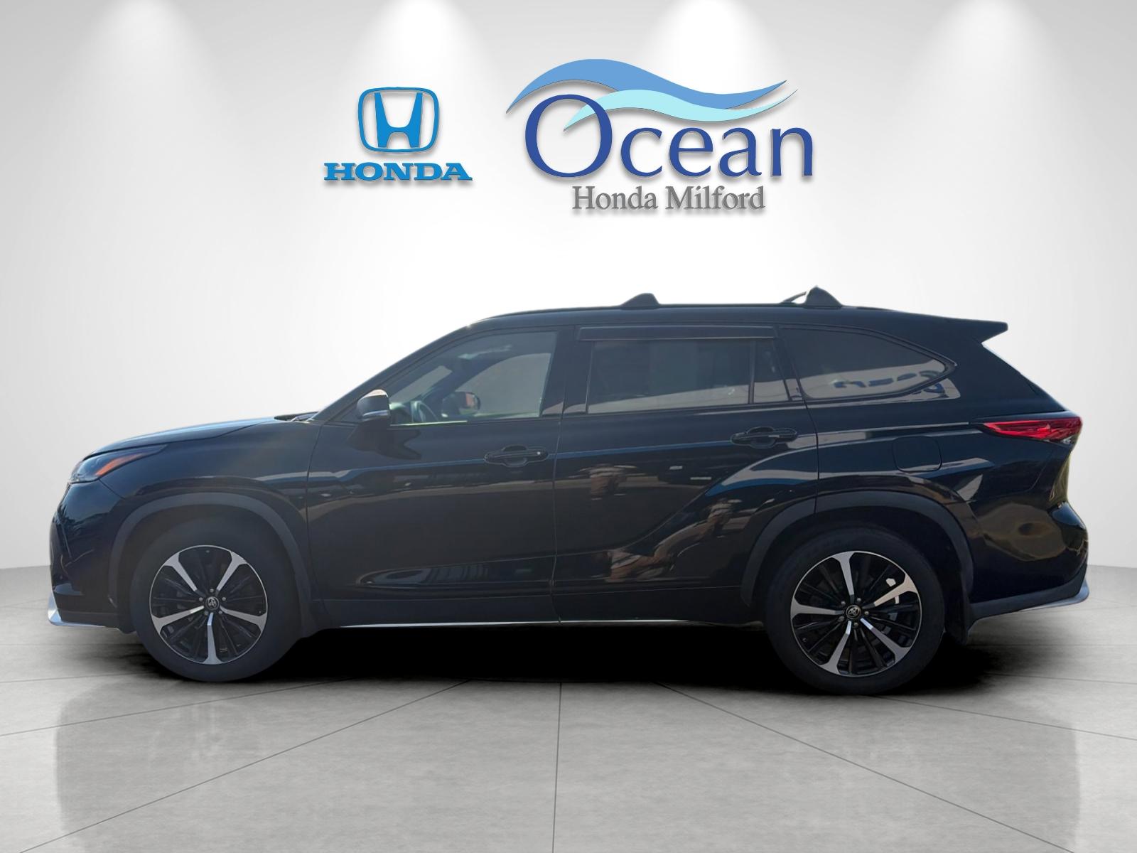 Used 2021 Midnight Black Metallic Toyota XSE image 6