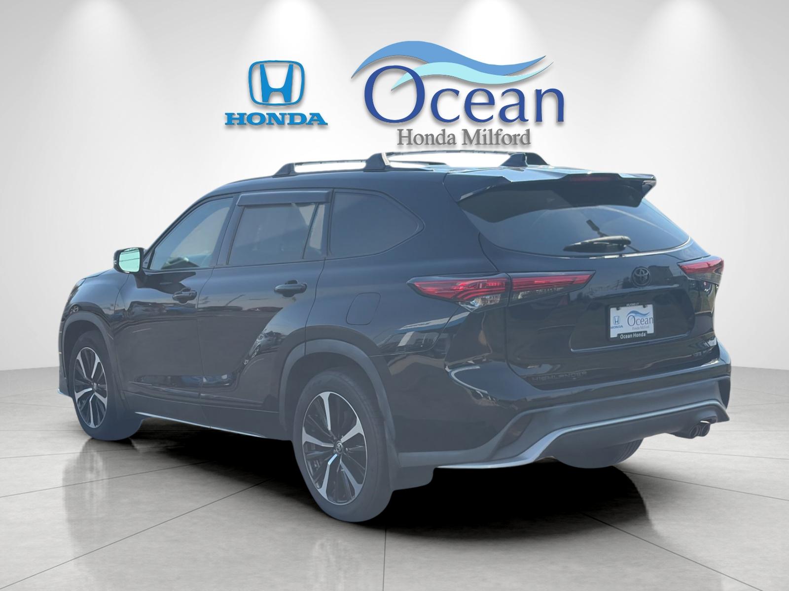 Used 2021 Midnight Black Metallic Toyota XSE image 5