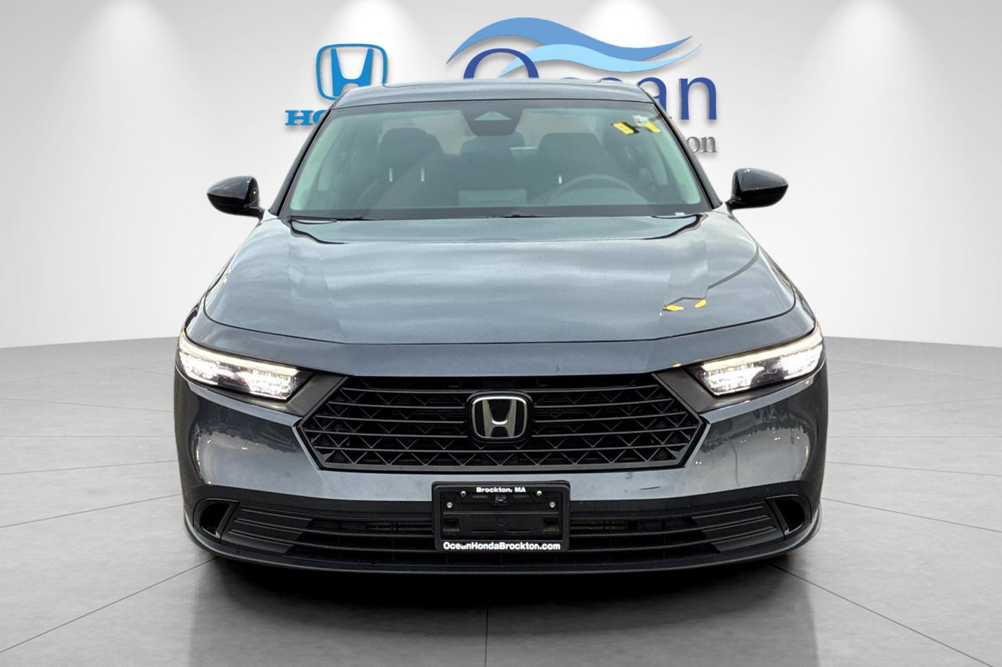 Used 2025 Meteorite Gray Metallic Honda SE image 7