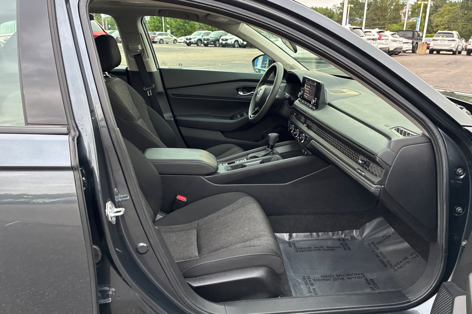 Used 2025 Meteorite Gray Metallic Honda SE image 20