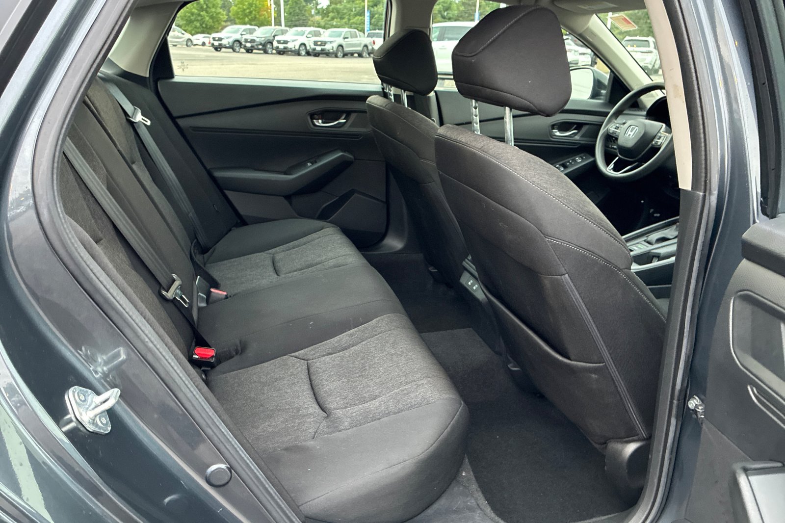 Used 2025 Meteorite Gray Metallic Honda SE image 17