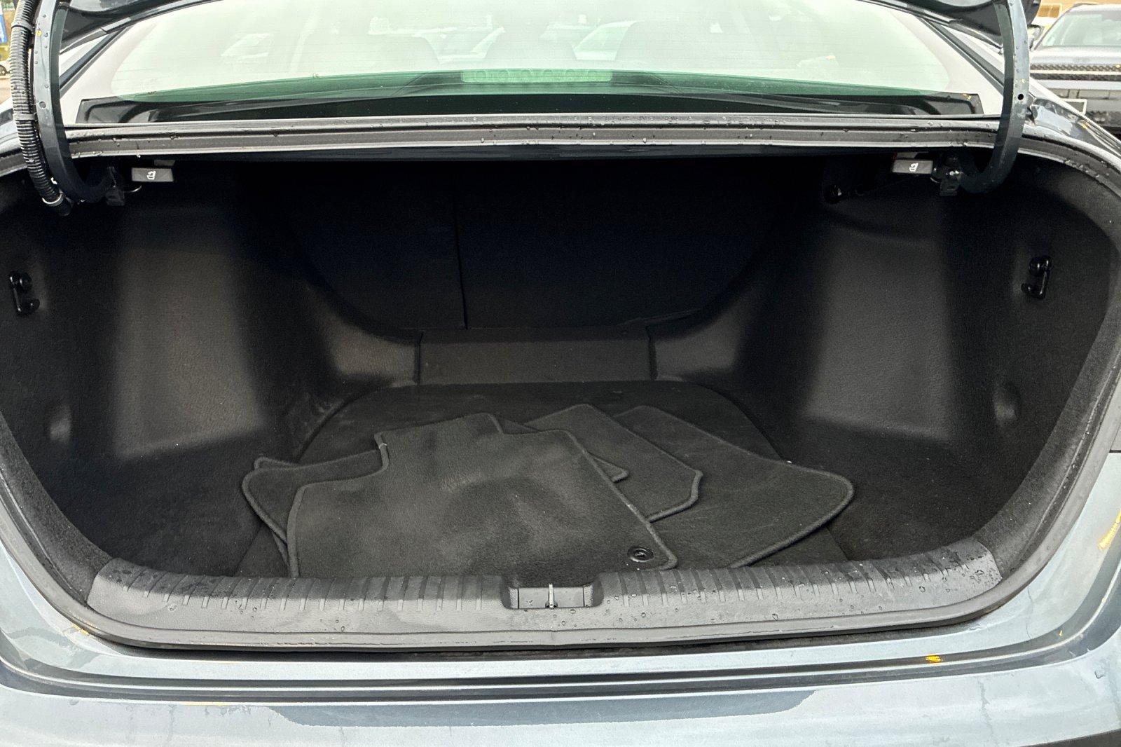 Used 2025 Meteorite Gray Metallic Honda SE image 19