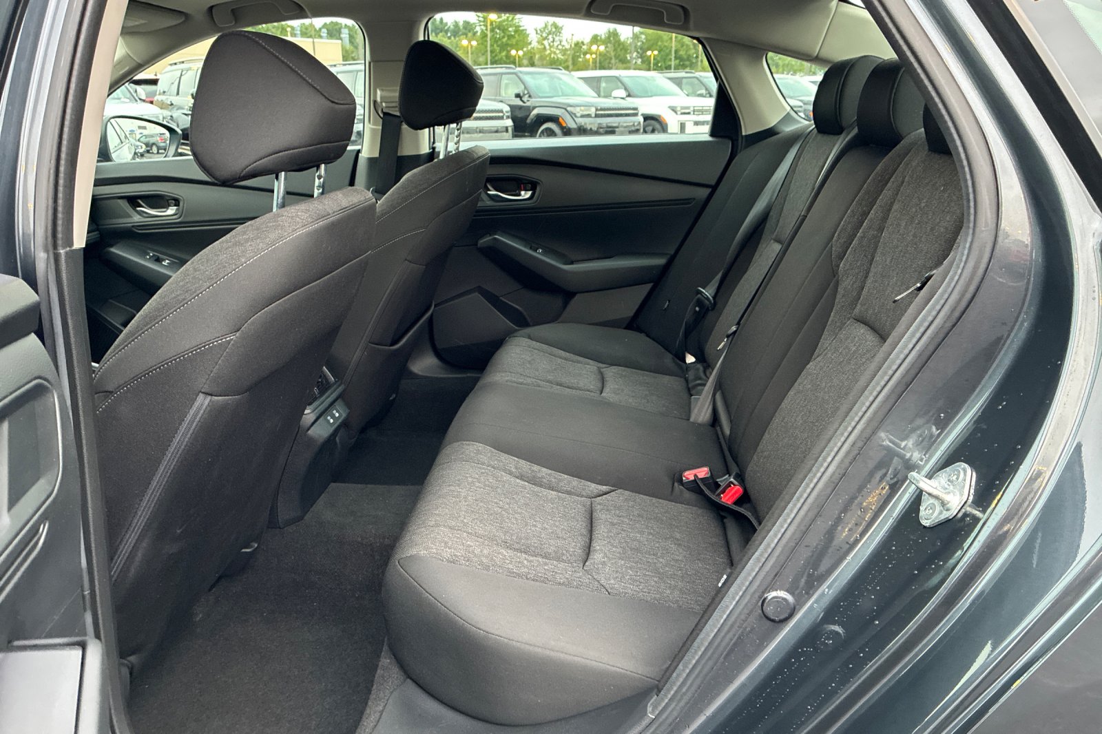 Used 2025 Meteorite Gray Metallic Honda SE image 14