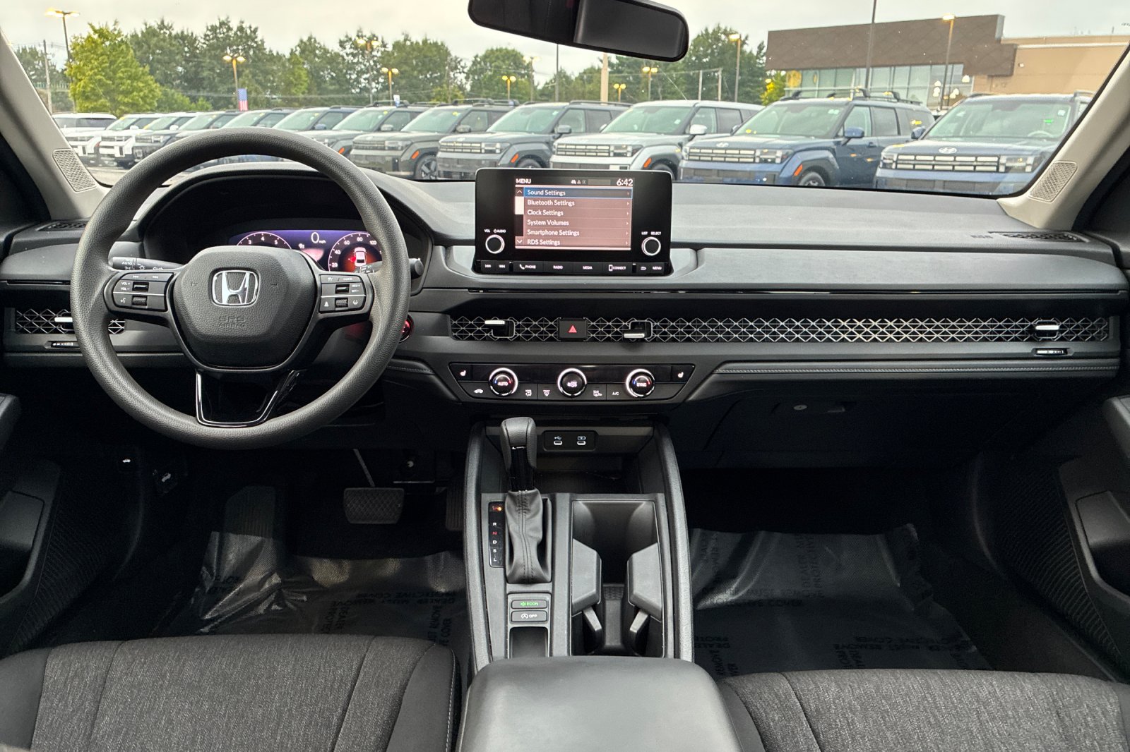 Used 2025 Meteorite Gray Metallic Honda SE image 15