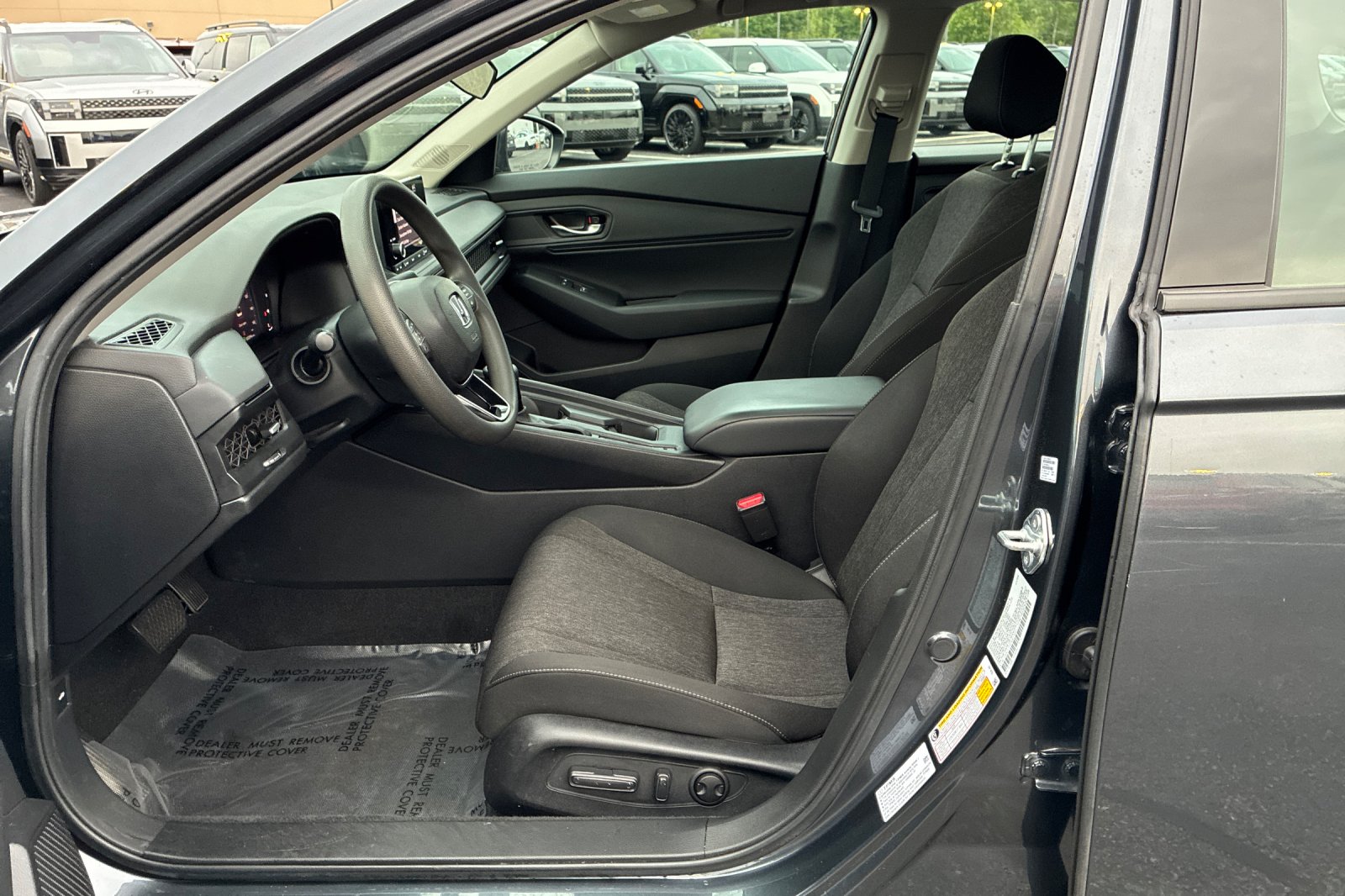 Used 2025 Meteorite Gray Metallic Honda SE image 9