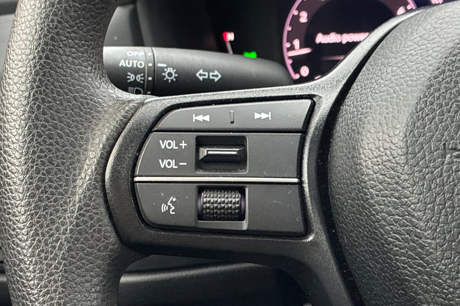 Used 2025 Meteorite Gray Metallic Honda SE image 30