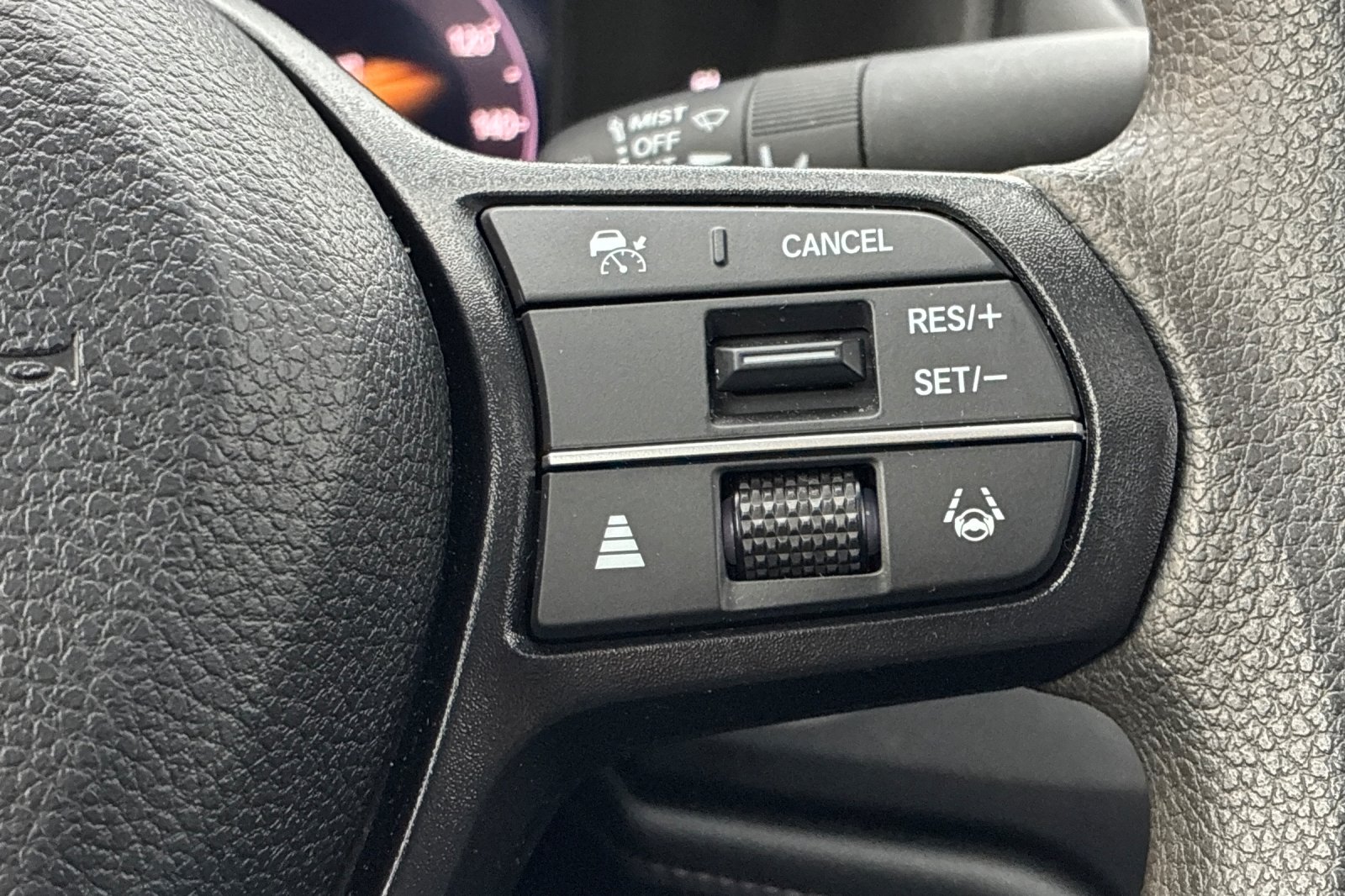 Used 2025 Meteorite Gray Metallic Honda SE image 31