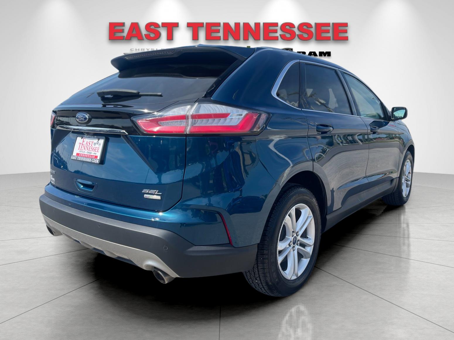 Used 2020 Green Ford SEL image 3