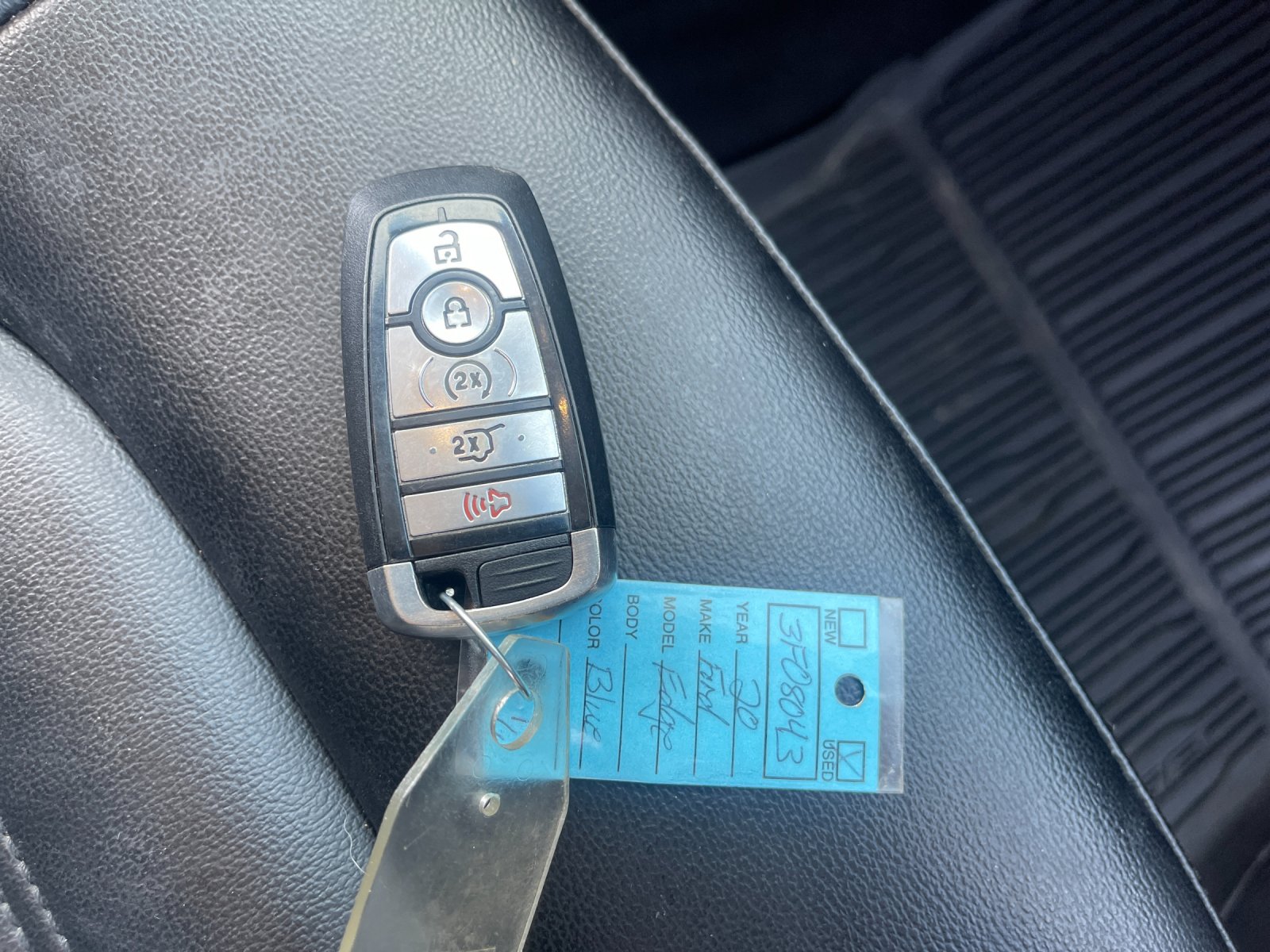 Used 2020 Green Ford SEL image 10