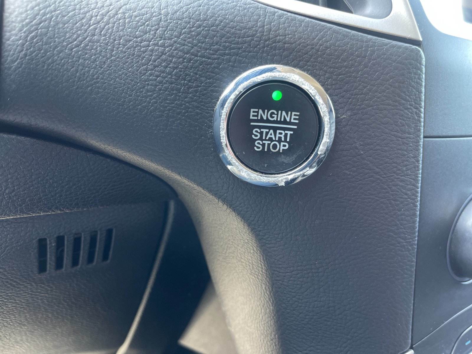 Used 2020 Green Ford SEL image 26