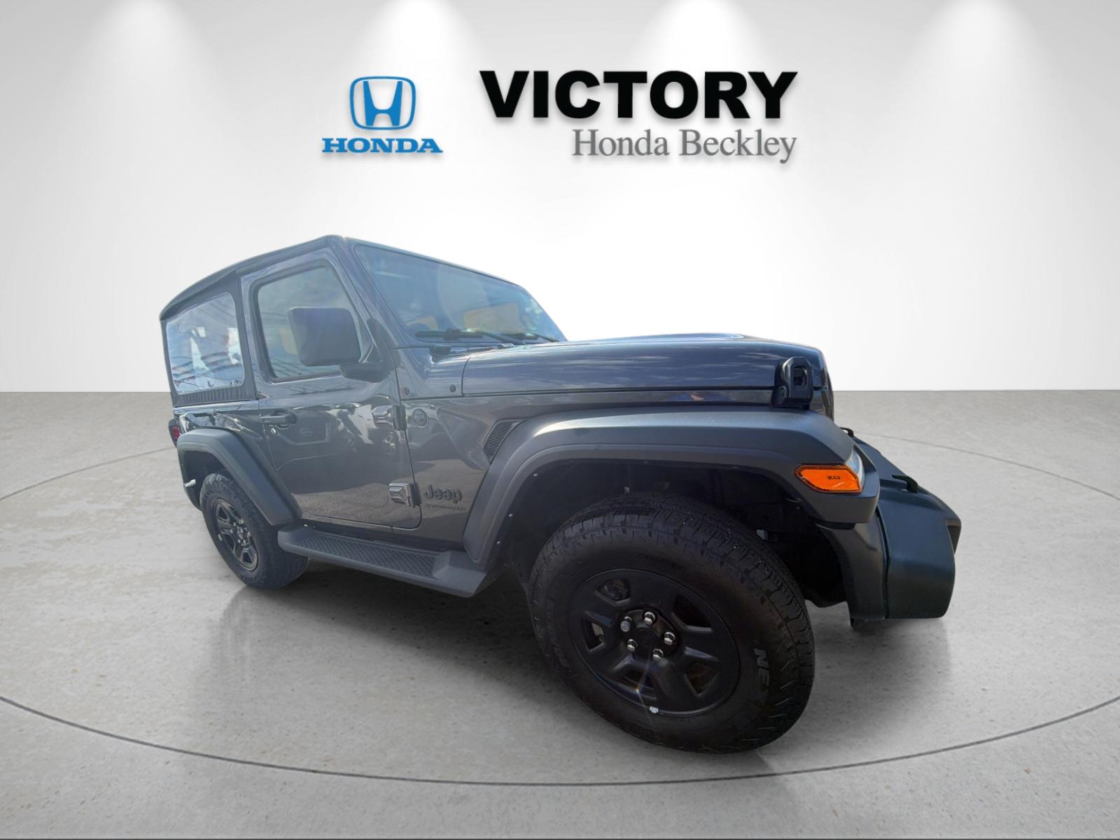Used 2025 Crystal Metallic Jeep Sport image 7