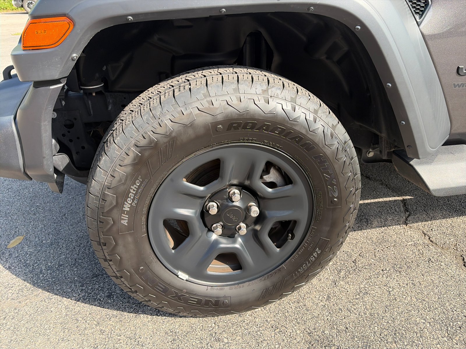Used 2025 Crystal Metallic Jeep Sport image 9