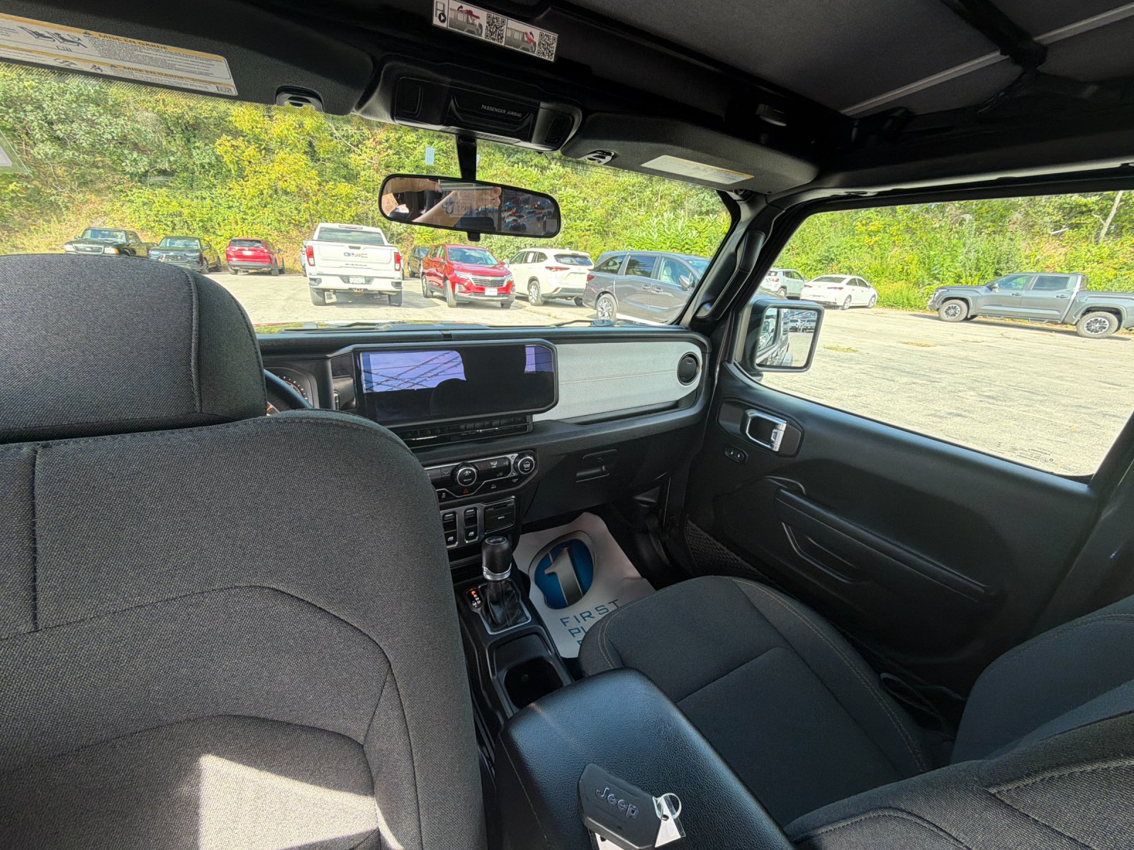 Used 2025 Crystal Metallic Jeep Sport image 16