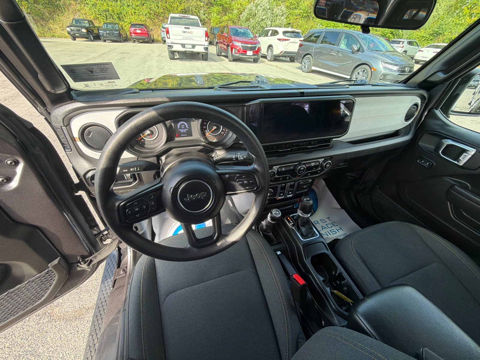 Used 2025 Crystal Metallic Jeep Sport image 17