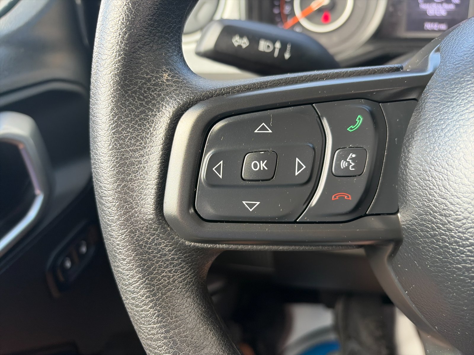 Used 2025 Crystal Metallic Jeep Sport image 28