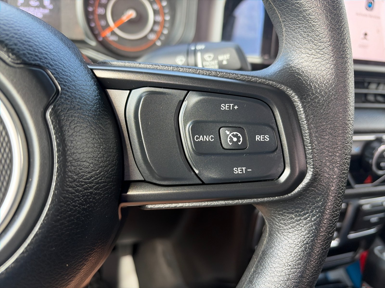 Used 2025 Crystal Metallic Jeep Sport image 29