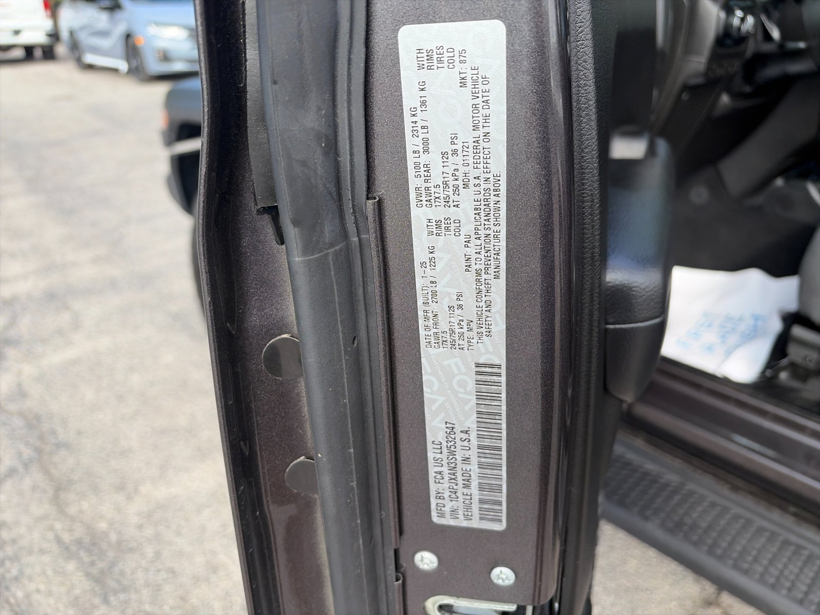 Used 2025 Crystal Metallic Jeep Sport image 33