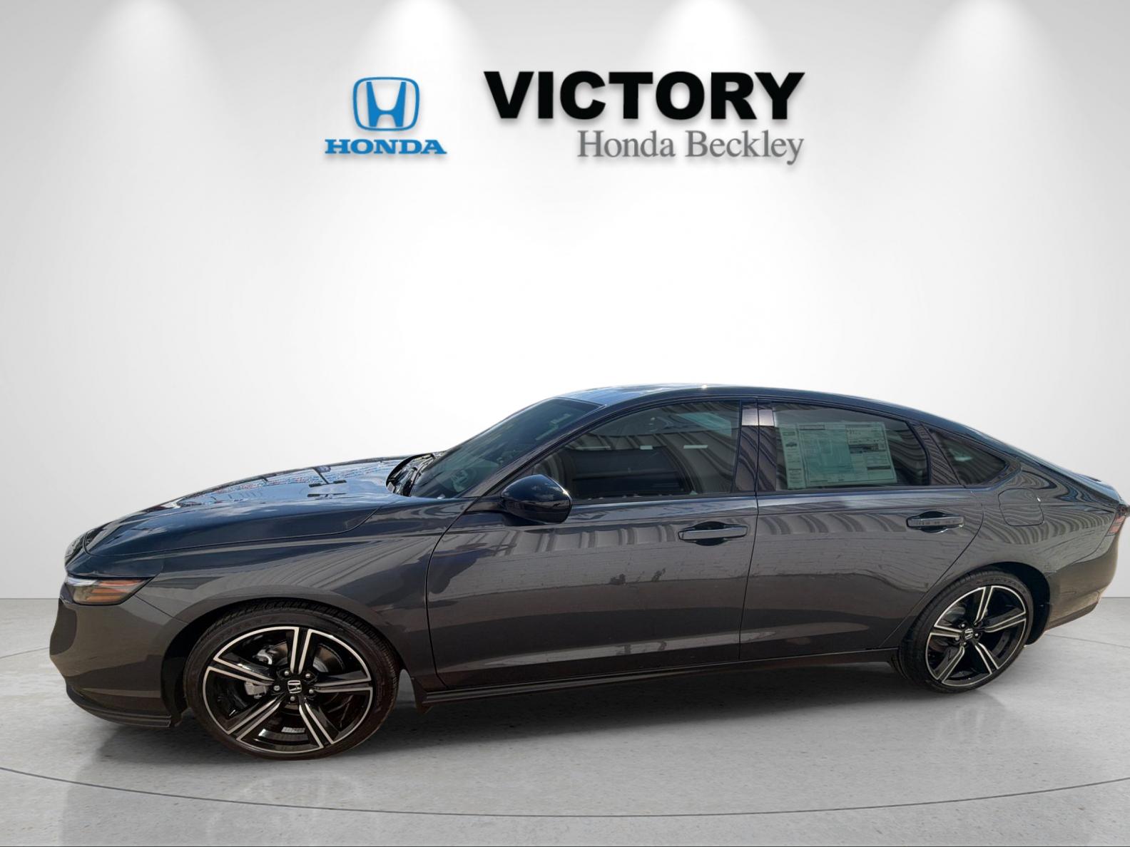 New 2026 Meteorite Gray Metallic Honda SE image 2
