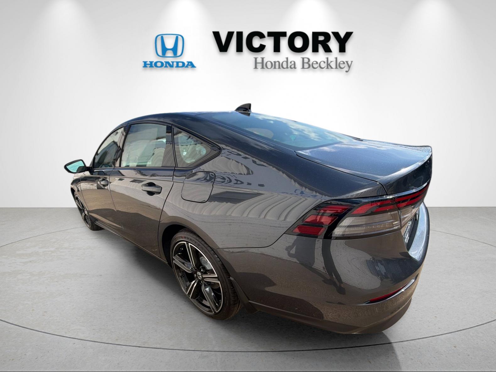 New 2026 Meteorite Gray Metallic Honda SE image 3