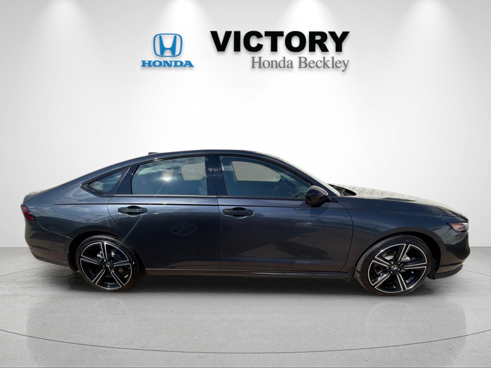 New 2026 Meteorite Gray Metallic Honda SE image 6