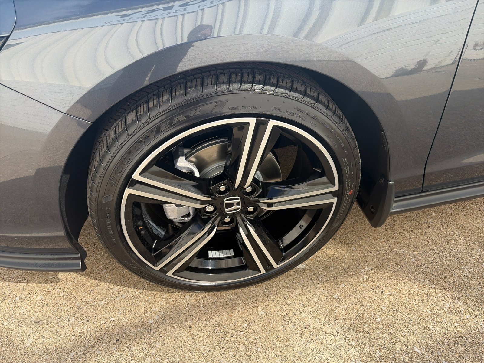 New 2026 Meteorite Gray Metallic Honda SE image 9