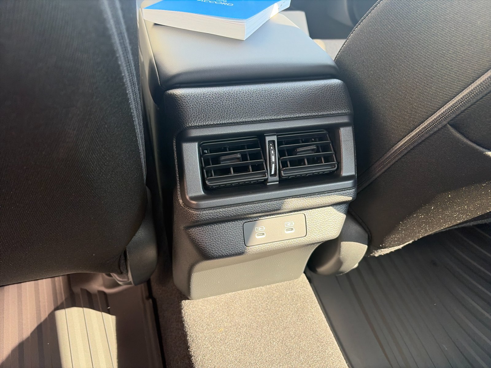 New 2026 Meteorite Gray Metallic Honda SE image 15