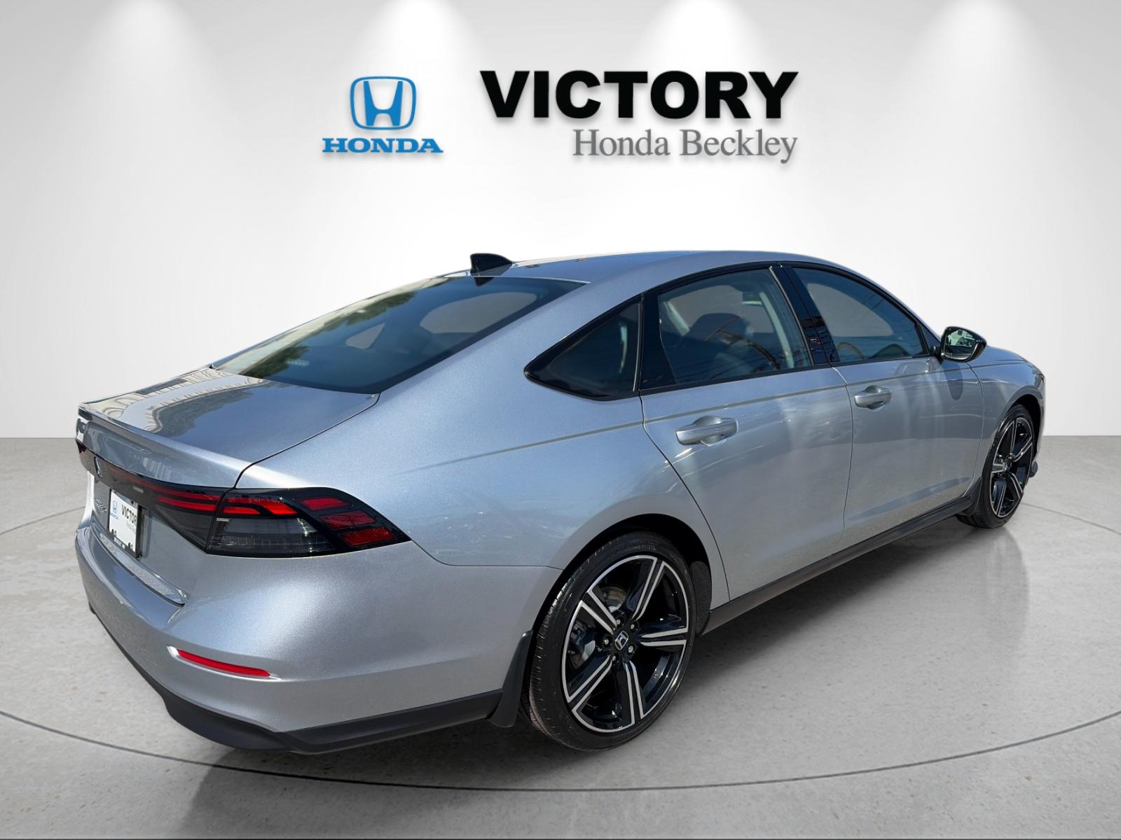 New 2026 Solar Silver Metallic Honda SE image 5