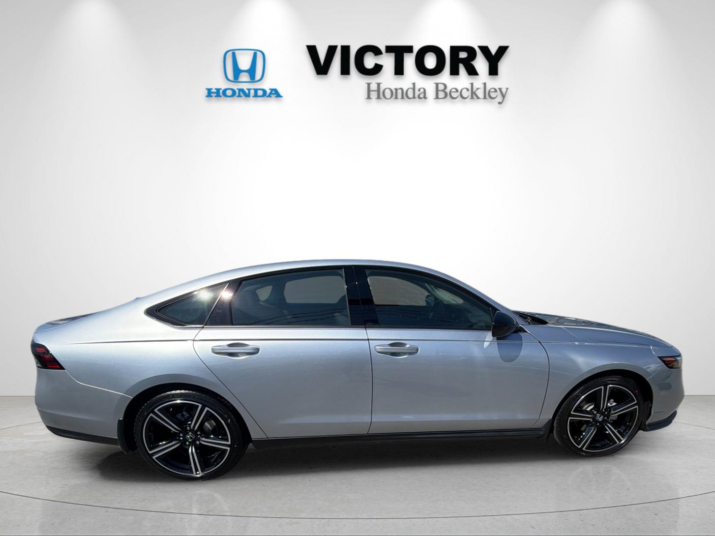 New 2026 Solar Silver Metallic Honda SE image 6