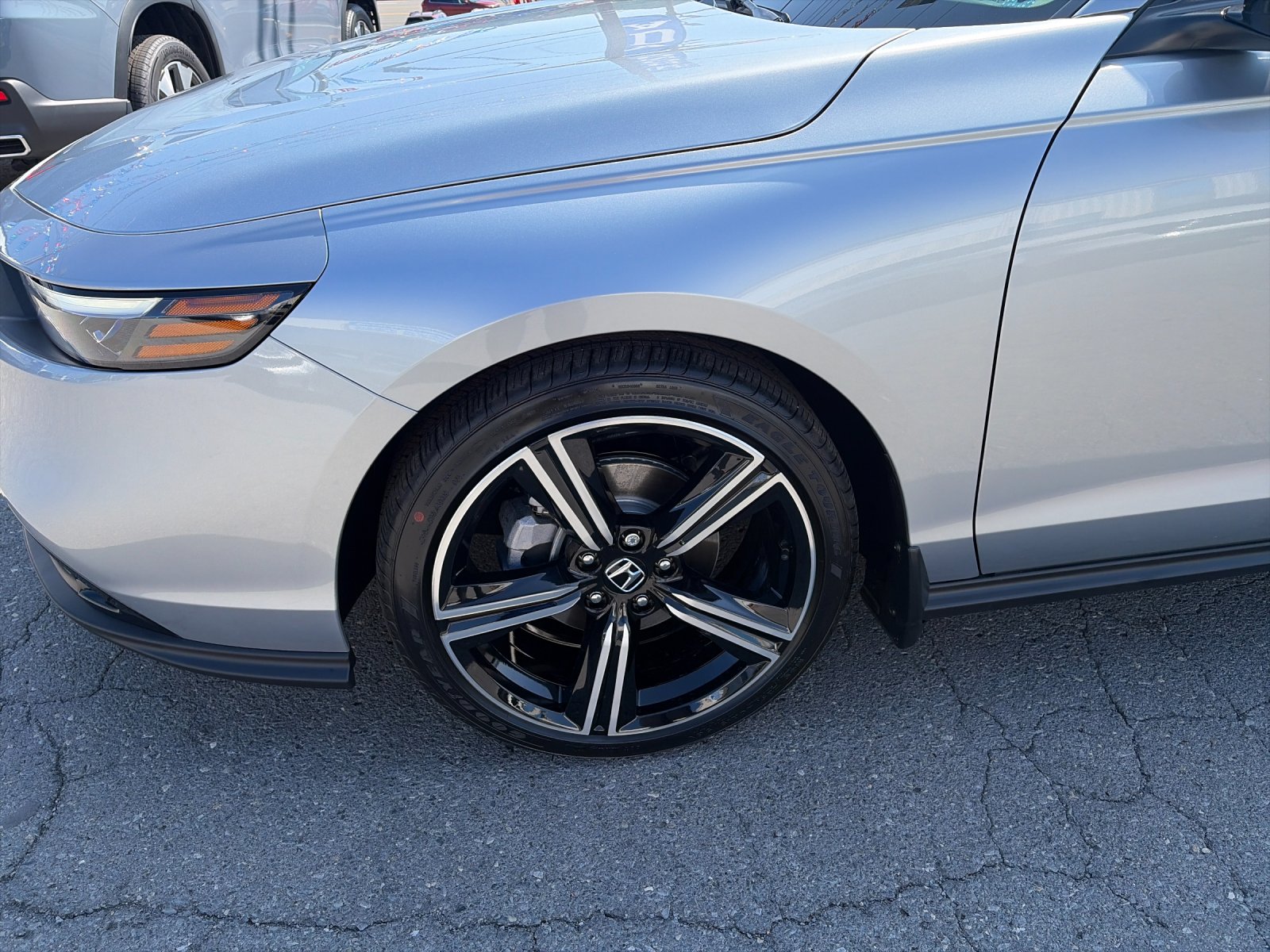 New 2026 Solar Silver Metallic Honda SE image 9