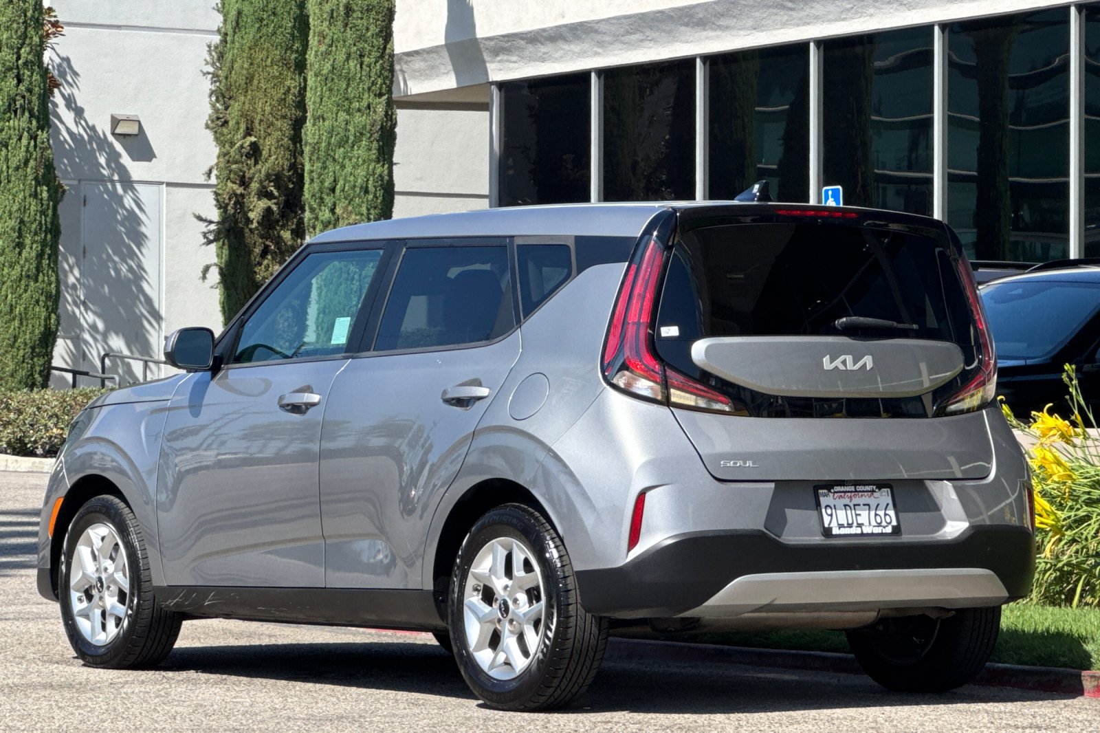 Used 2024 Steel Gray Kia LX image 6