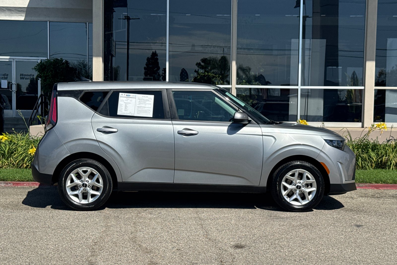Used 2024 Steel Gray Kia LX image 3