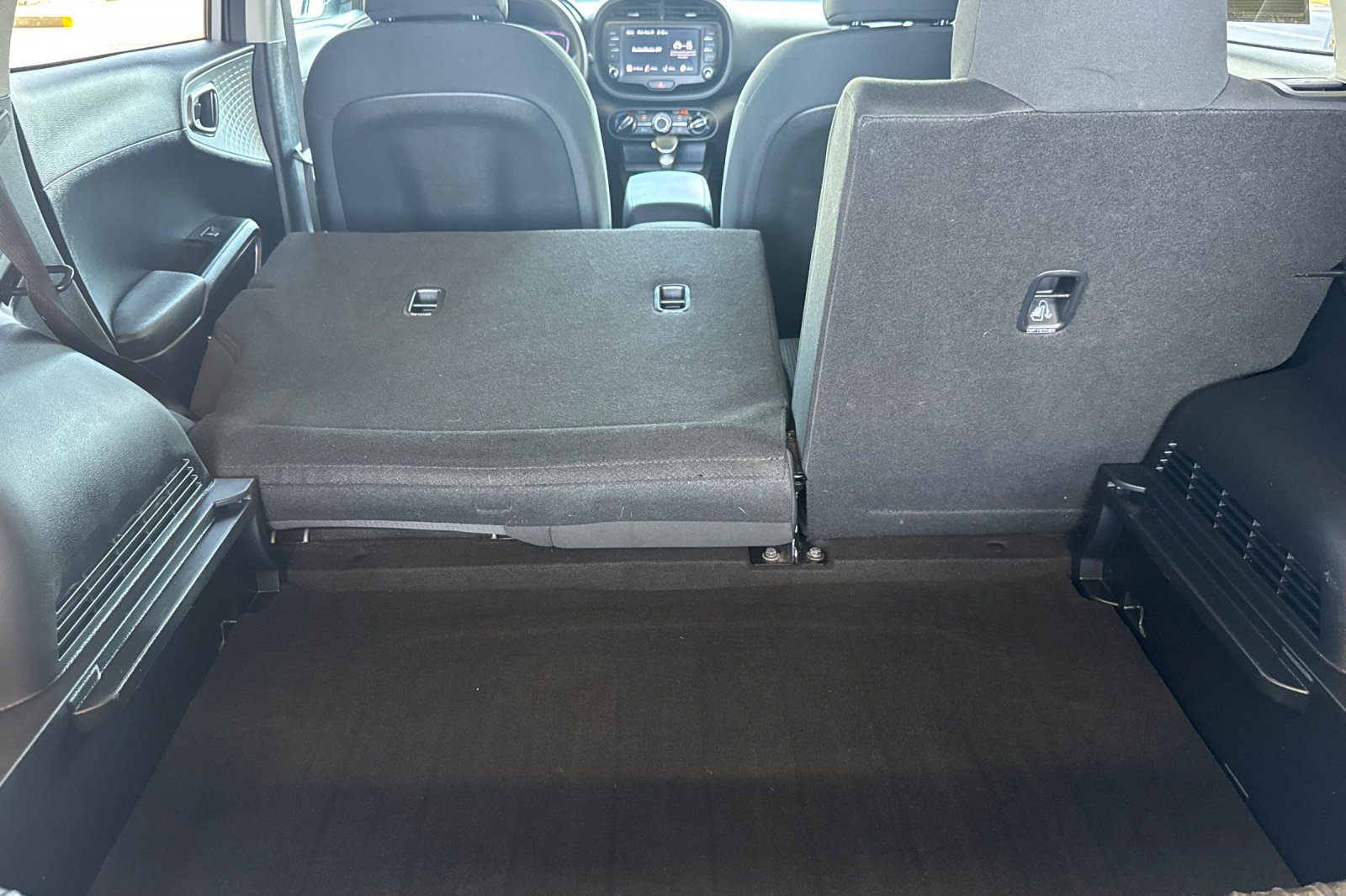 Used 2024 Steel Gray Kia LX image 15